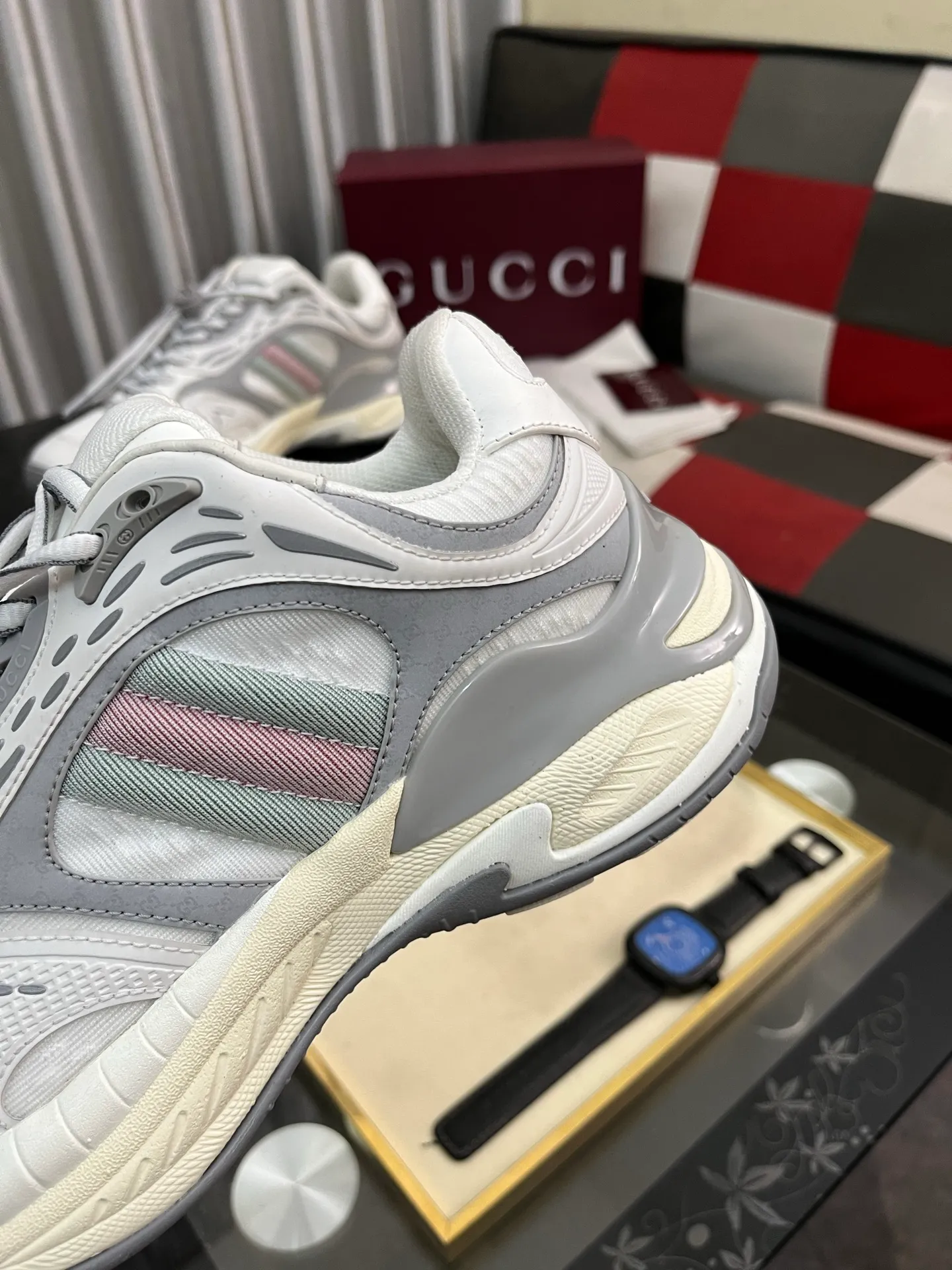 Men's men's shoes 💰1040⌚️⌚️GUCCI Gucci's new dad shoes 🇮🇹Top version🇮🇹🔜Purchasing level High version: The original disassembly took more than 3 months to develop 1:1, the version has been upgraded again, chips, packaging, imported mesh, all made with computerized cars Couple 👫 style 🔜Versatile in all seasons🔜 Fashion🔜 Personality 🔜Distinctive 🔵Full range of layouts, welcome to inquire for pictures Outsole: The latest original developed TPU vacuum Upper: Original mesh, super breathable 💯Full set of packaging Medium and low belt LOGO Size: Women's size 35-40 Men's size 38-45 (38 45 customized